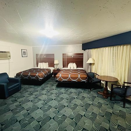 Berkshire Inn ピッツフィールド エクステリア 写真