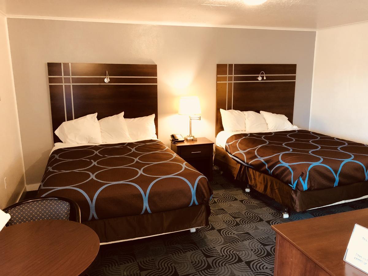 Berkshire Inn ピッツフィールド エクステリア 写真