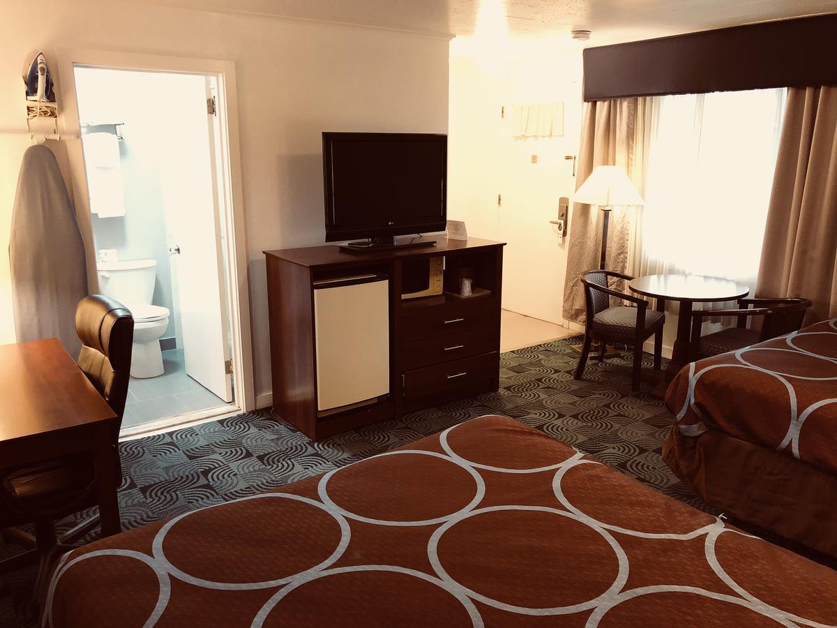 Berkshire Inn ピッツフィールド エクステリア 写真
