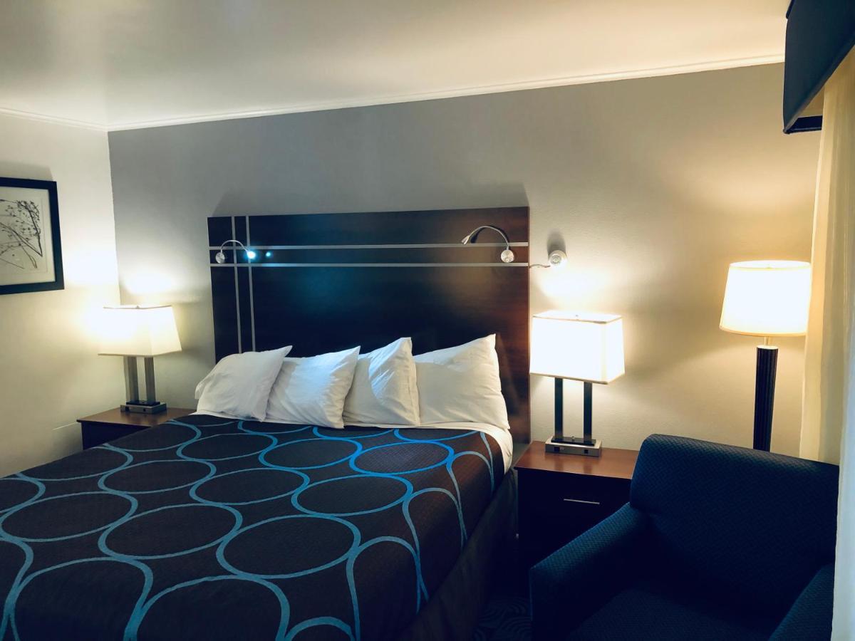 Berkshire Inn ピッツフィールド エクステリア 写真